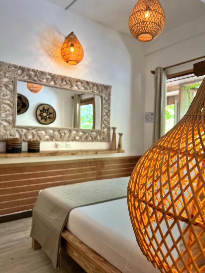 Hotel Iru Maldives Thulusdhoo Exterior foto